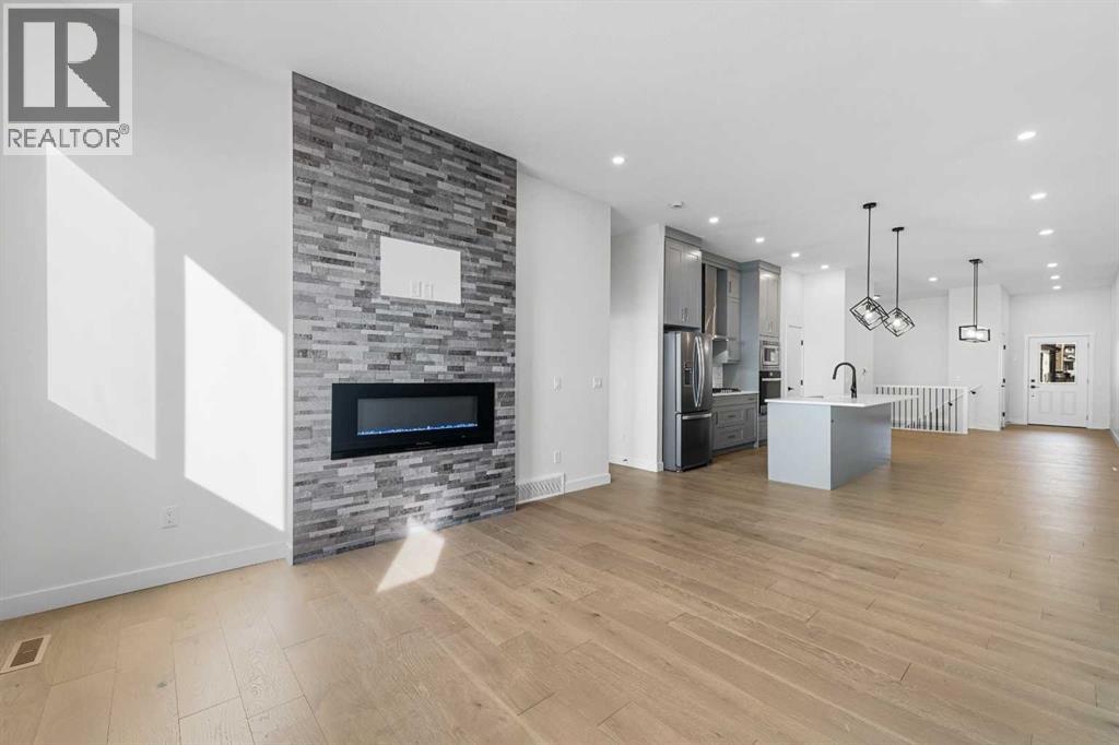 Photo 11 of 19 Wolf Crescent, Okotoks AB