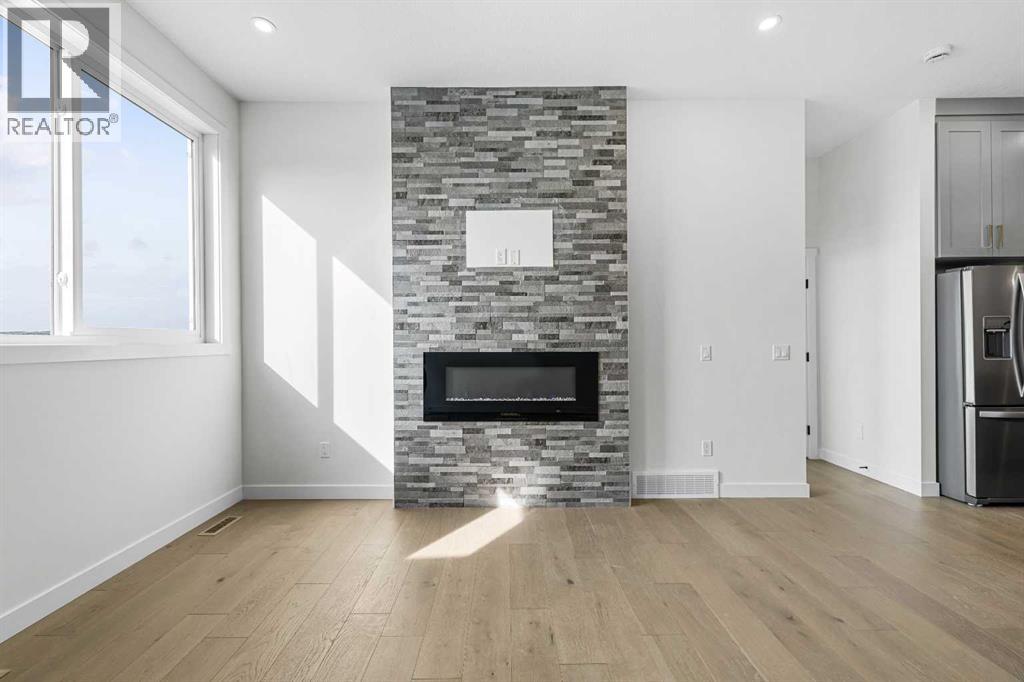 Photo 12 of 19 Wolf Crescent, Okotoks AB