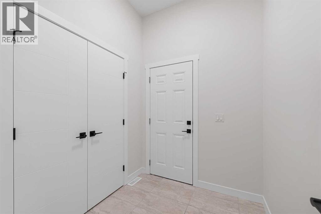 Photo 21 of 19 Wolf Crescent, Okotoks AB