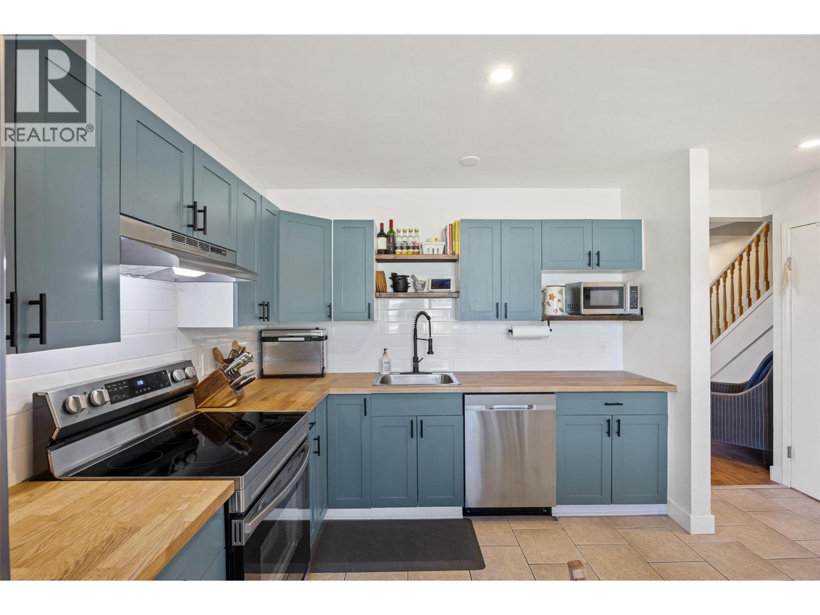 Photo 5 of 1697 Greenfield Avenue Unit 4, Kamloops BC