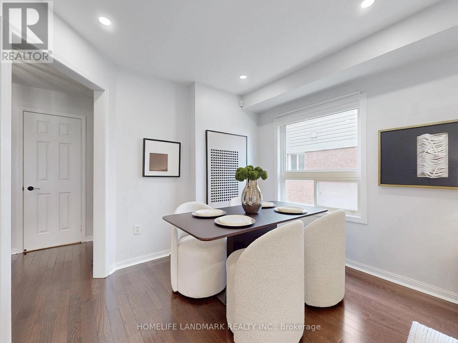 Photo 15 of 117 Toscana Drive, Whitby ON
