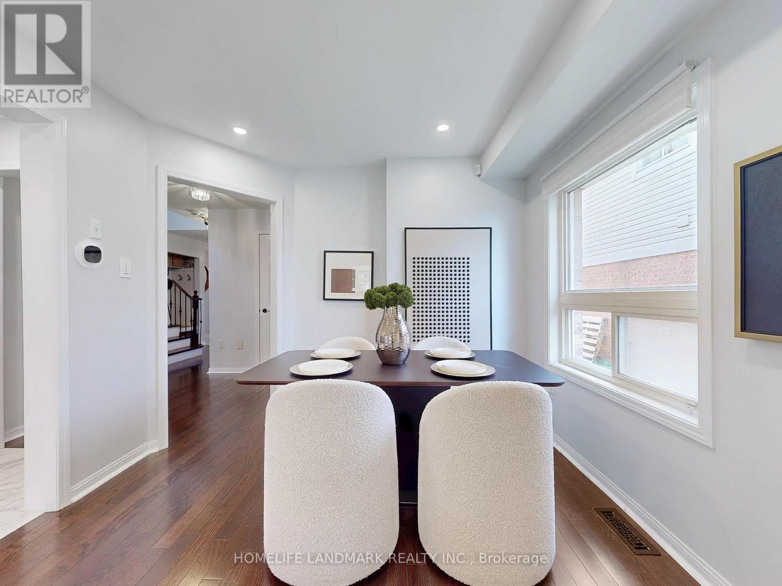 Photo 23 of 117 Toscana Drive, Whitby ON