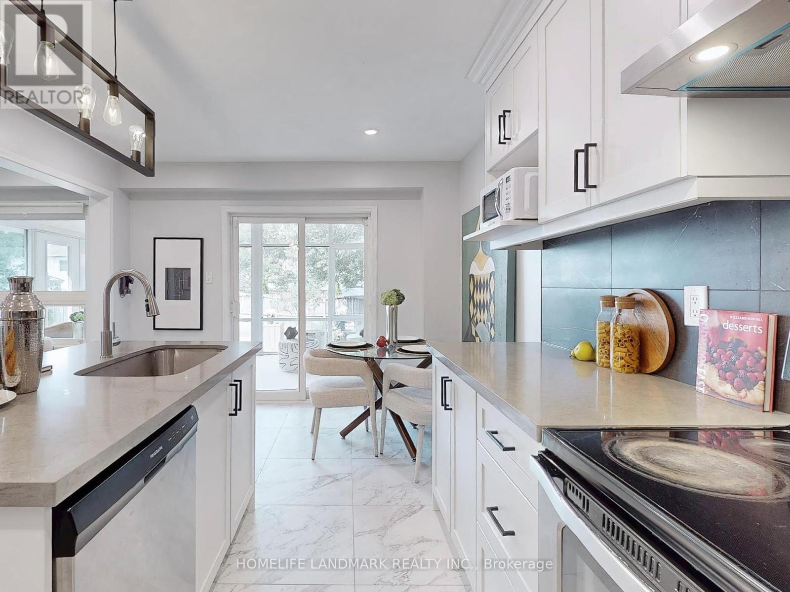 Photo 14 of 117 Toscana Drive, Whitby ON
