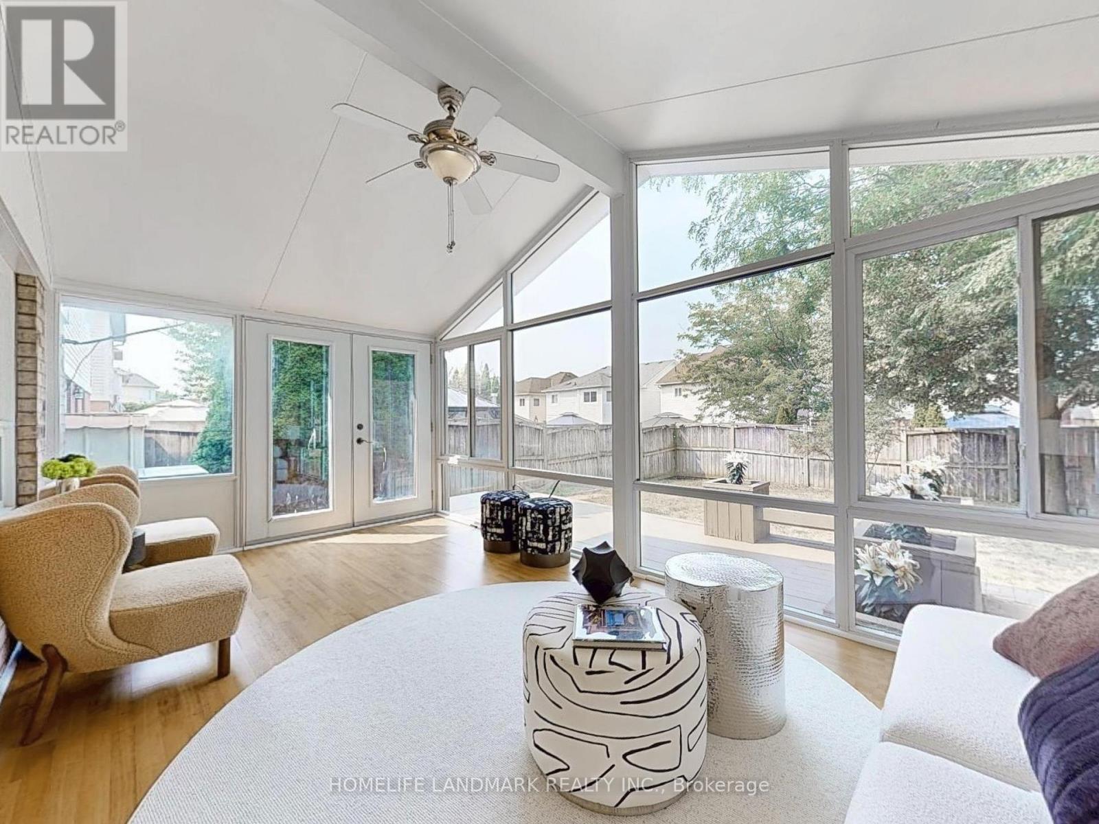 Photo 8 of 117 Toscana Drive, Whitby ON