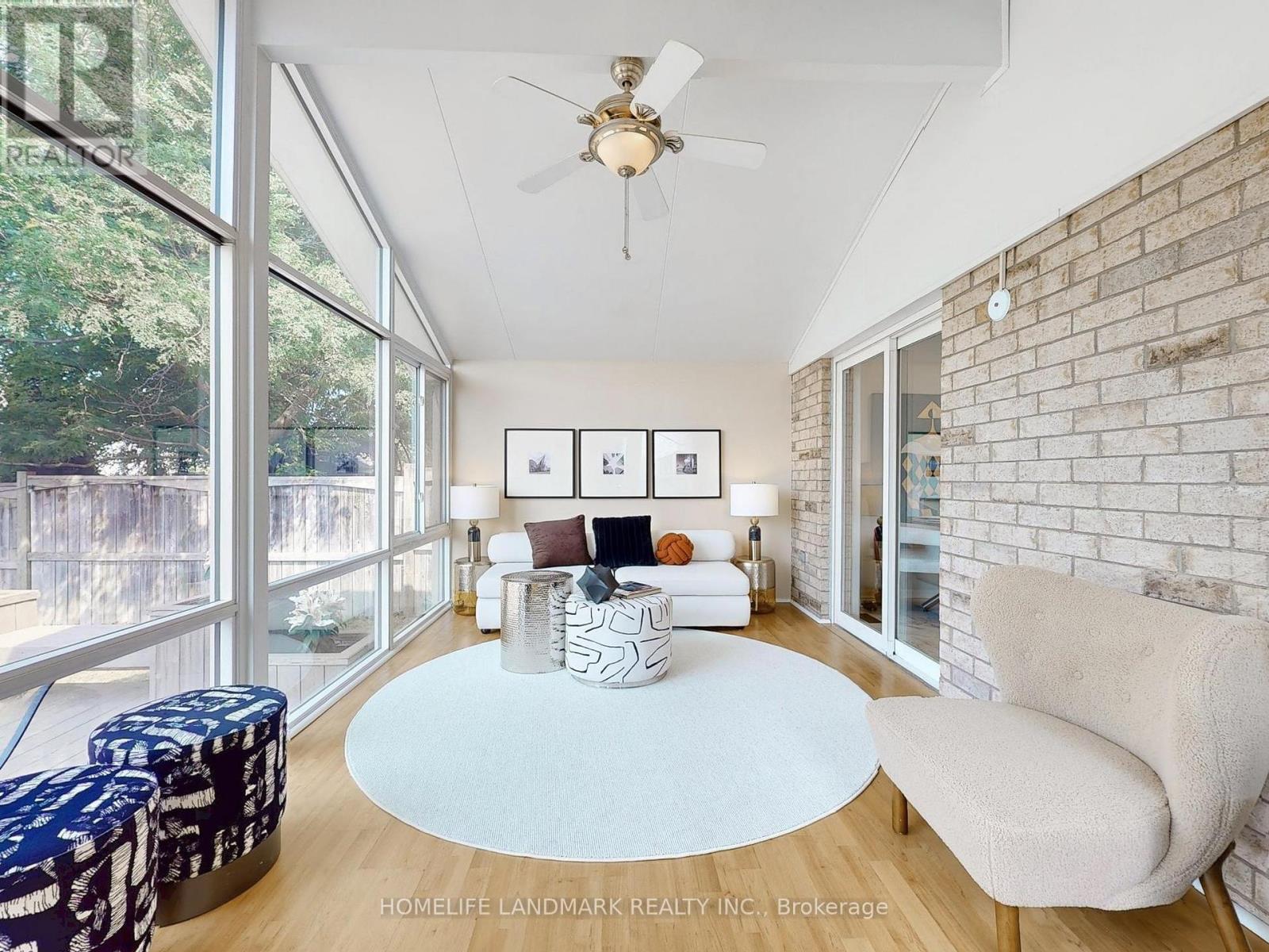 Photo 18 of 117 Toscana Drive, Whitby ON