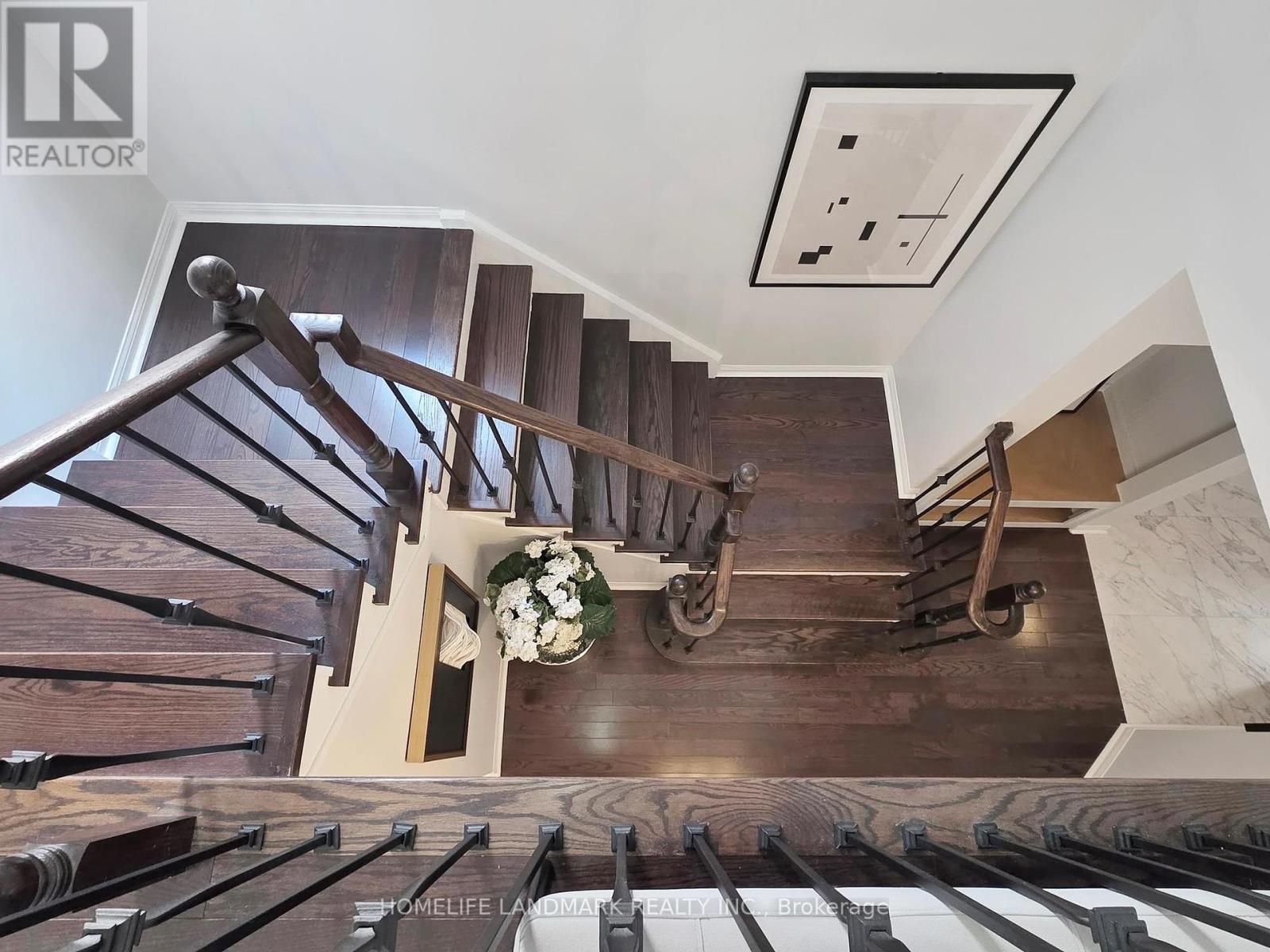 Photo 11 of 117 Toscana Drive, Whitby ON