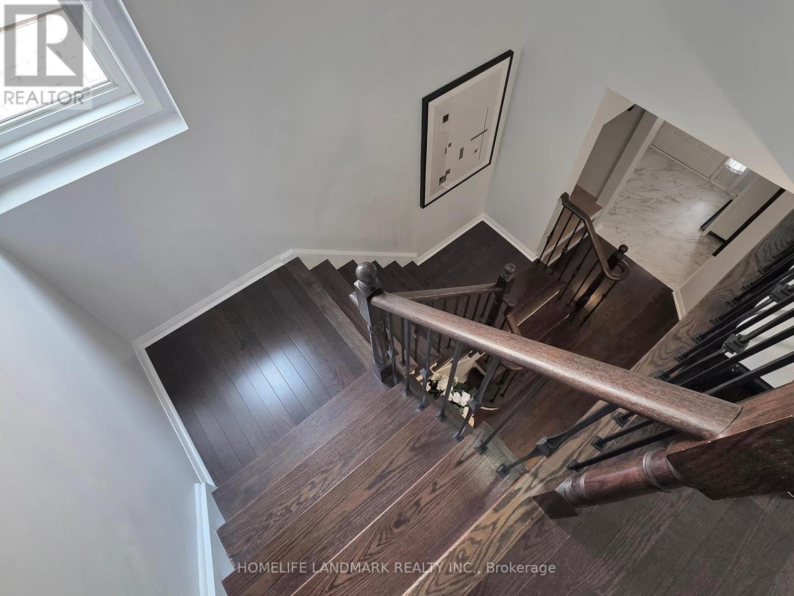 Photo 19 of 117 Toscana Drive, Whitby ON