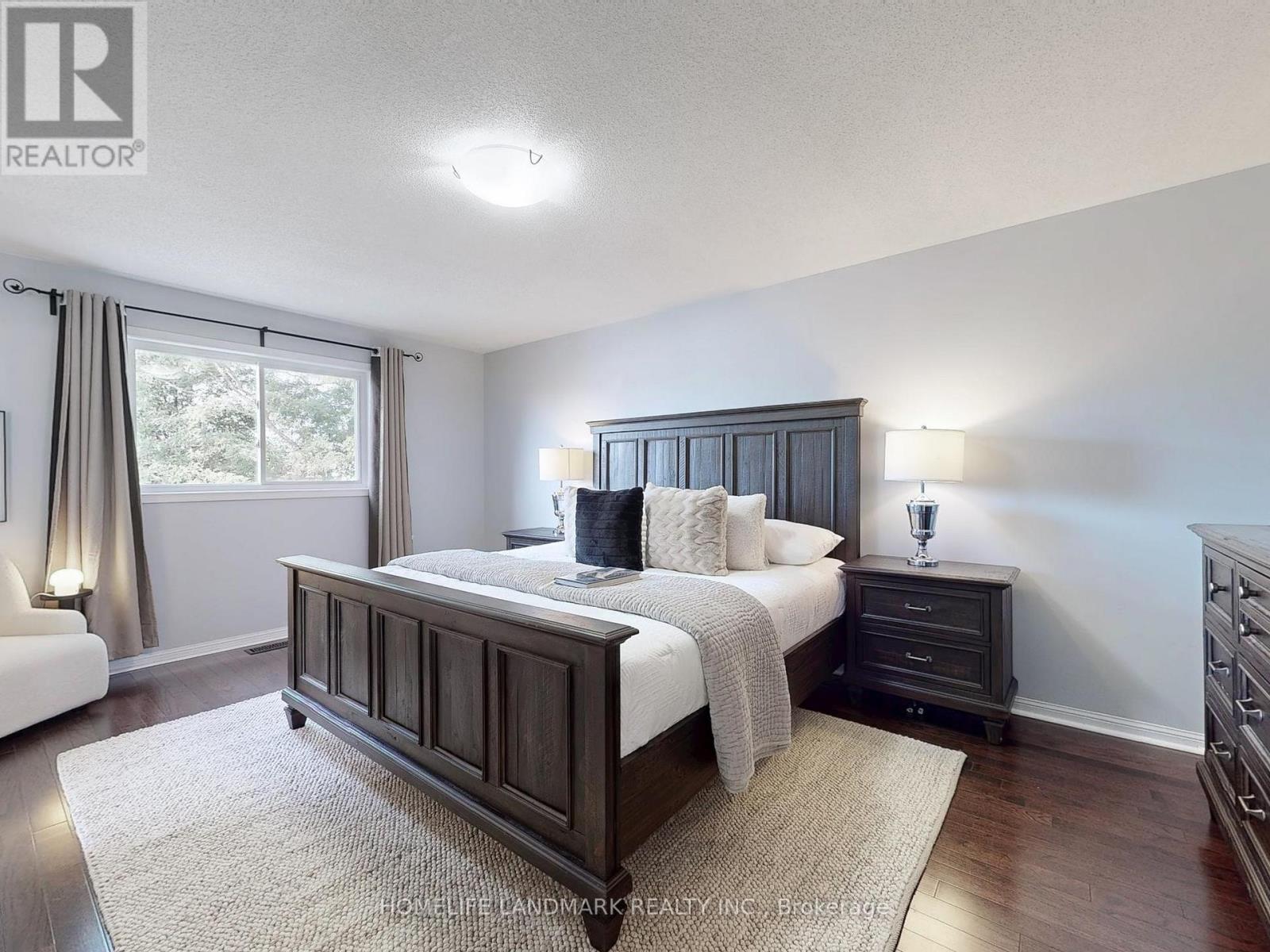 Photo 29 of 117 Toscana Drive, Whitby ON