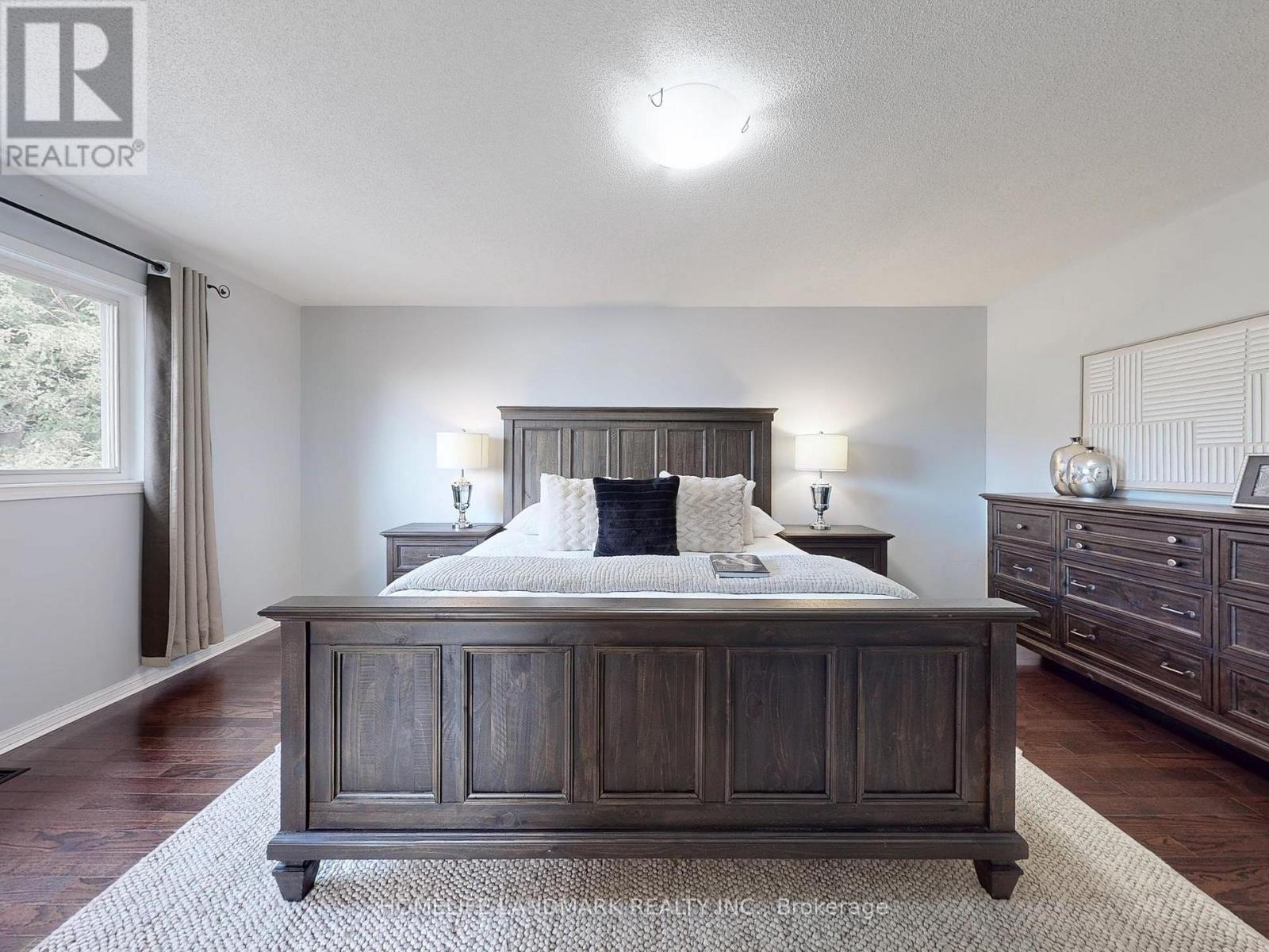 Photo 37 of 117 Toscana Drive, Whitby ON