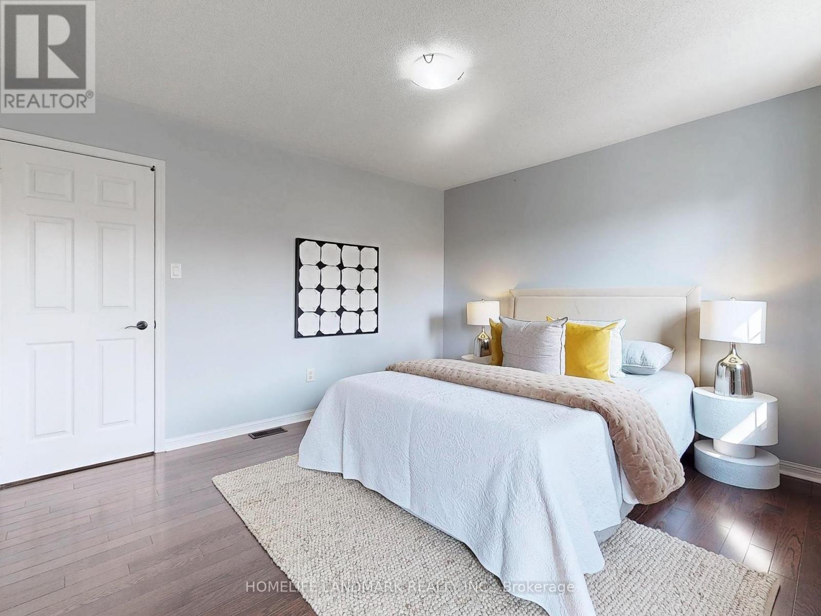 Photo 12 of 117 Toscana Drive, Whitby ON