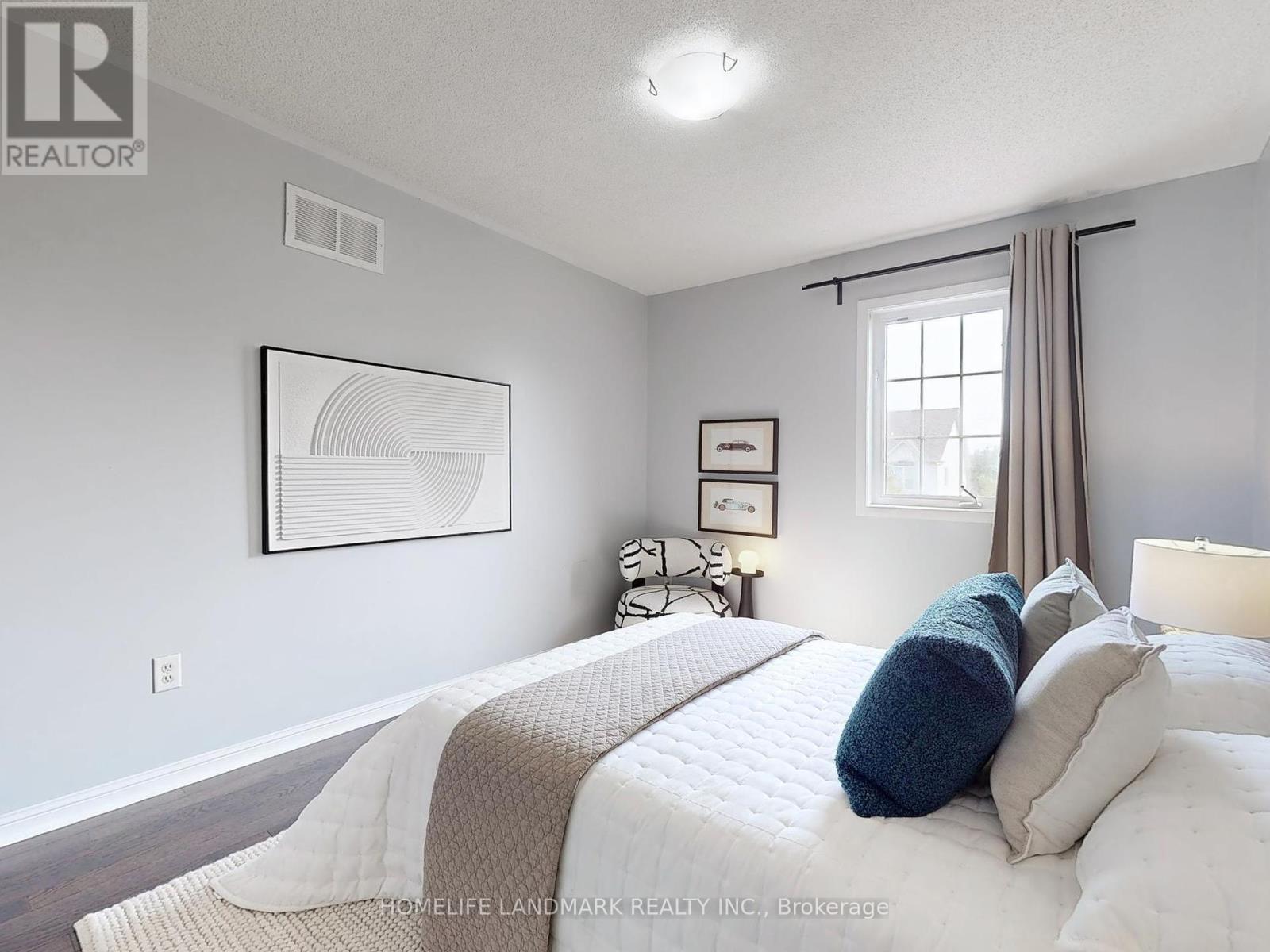 Photo 30 of 117 Toscana Drive, Whitby ON