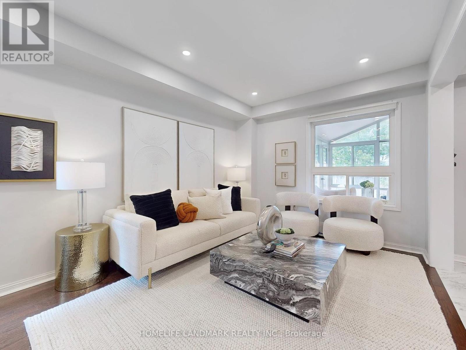 Photo 34 of 117 Toscana Drive, Whitby ON