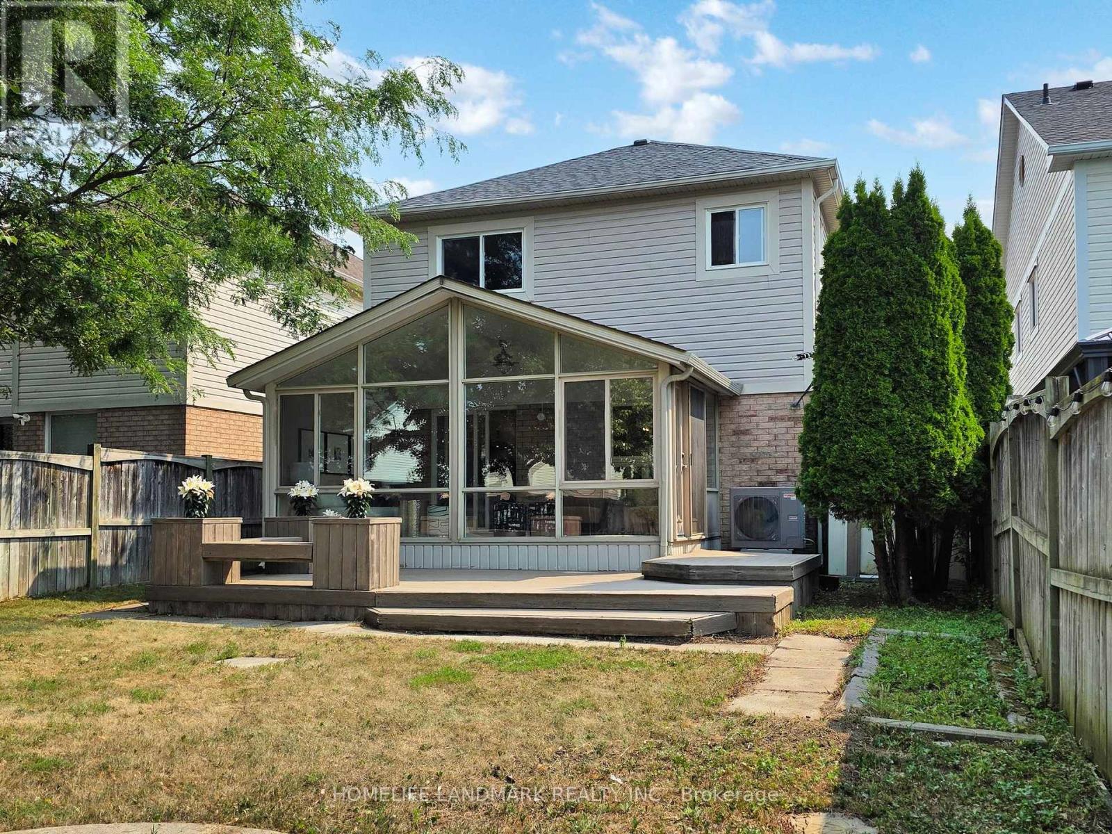 Photo 6 of 117 Toscana Drive, Whitby ON