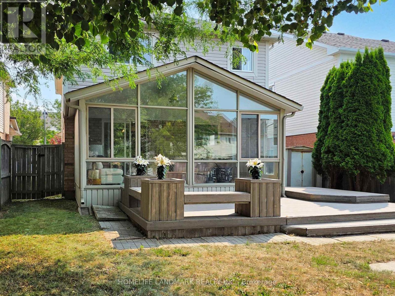 Photo 21 of 117 Toscana Drive, Whitby ON
