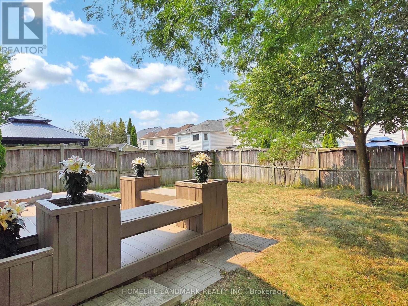 Photo 39 of 117 Toscana Drive, Whitby ON