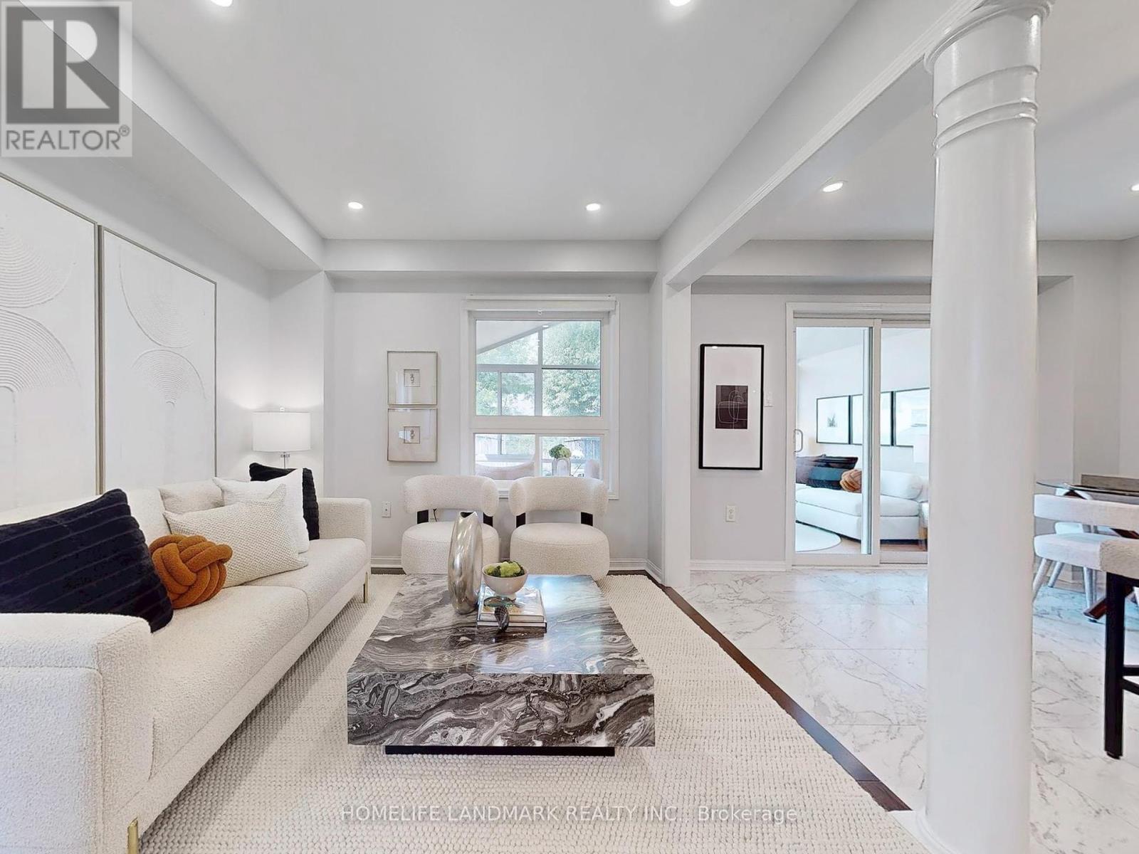 Photo 3 of 117 Toscana Drive, Whitby ON