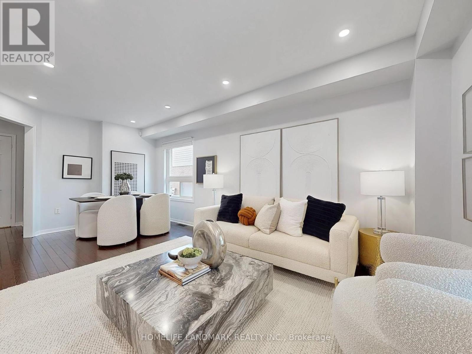 Photo 32 of 117 Toscana Drive, Whitby ON