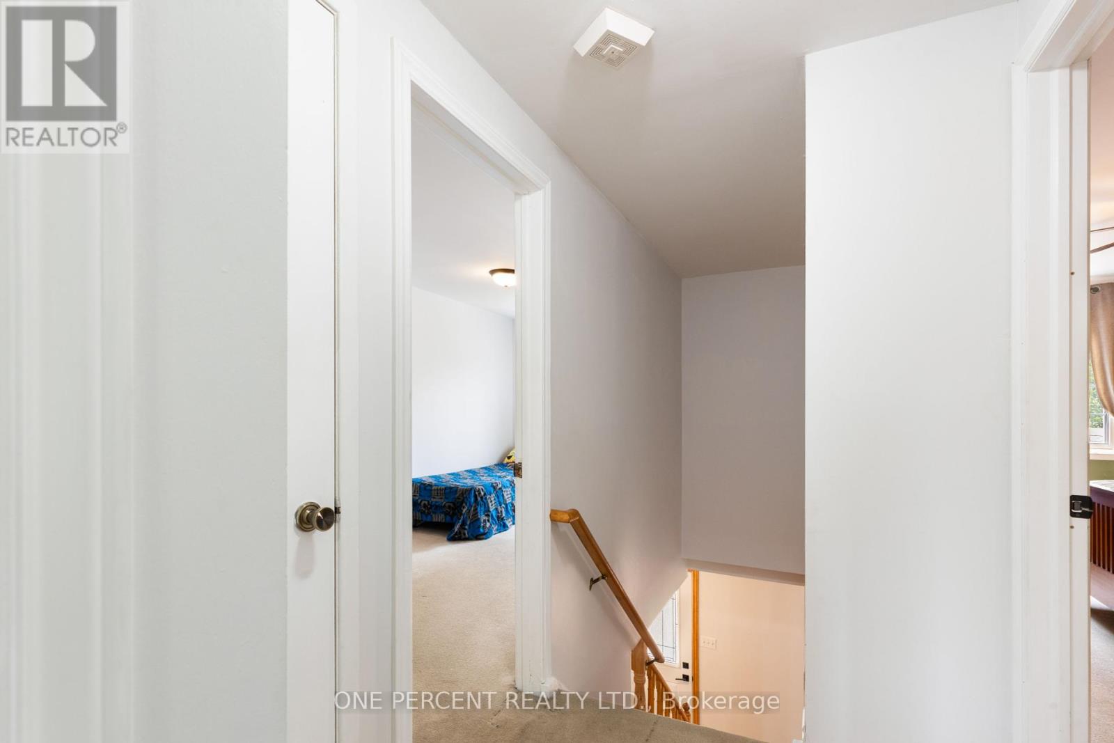 Photo 18 of 11 Beecroft Court, Whitby ON