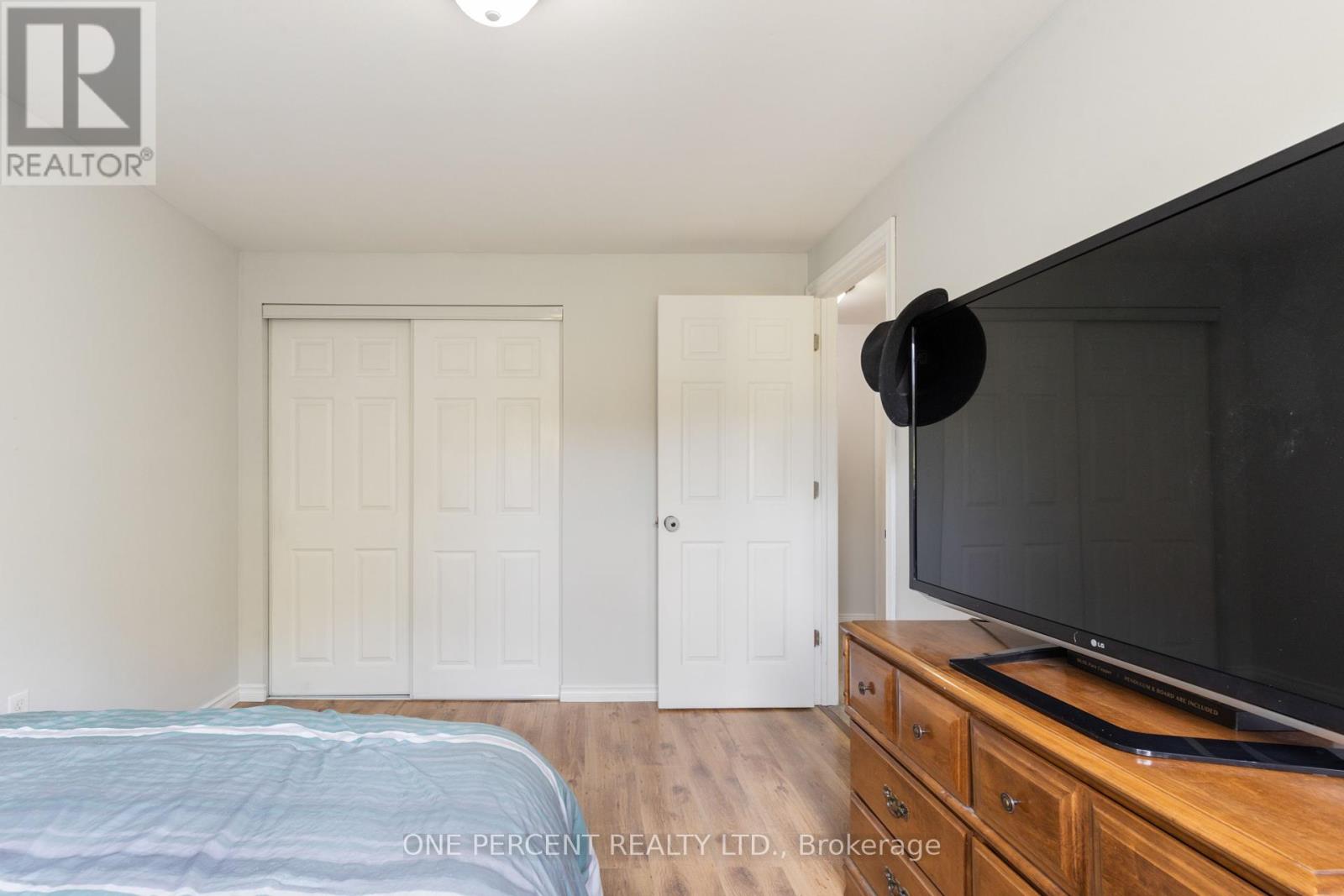 Photo 20 of 11 Beecroft Court, Whitby ON