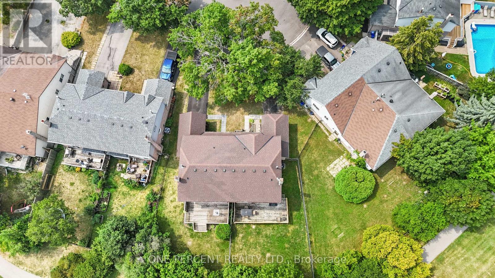 Photo 28 of 11 Beecroft Court, Whitby ON
