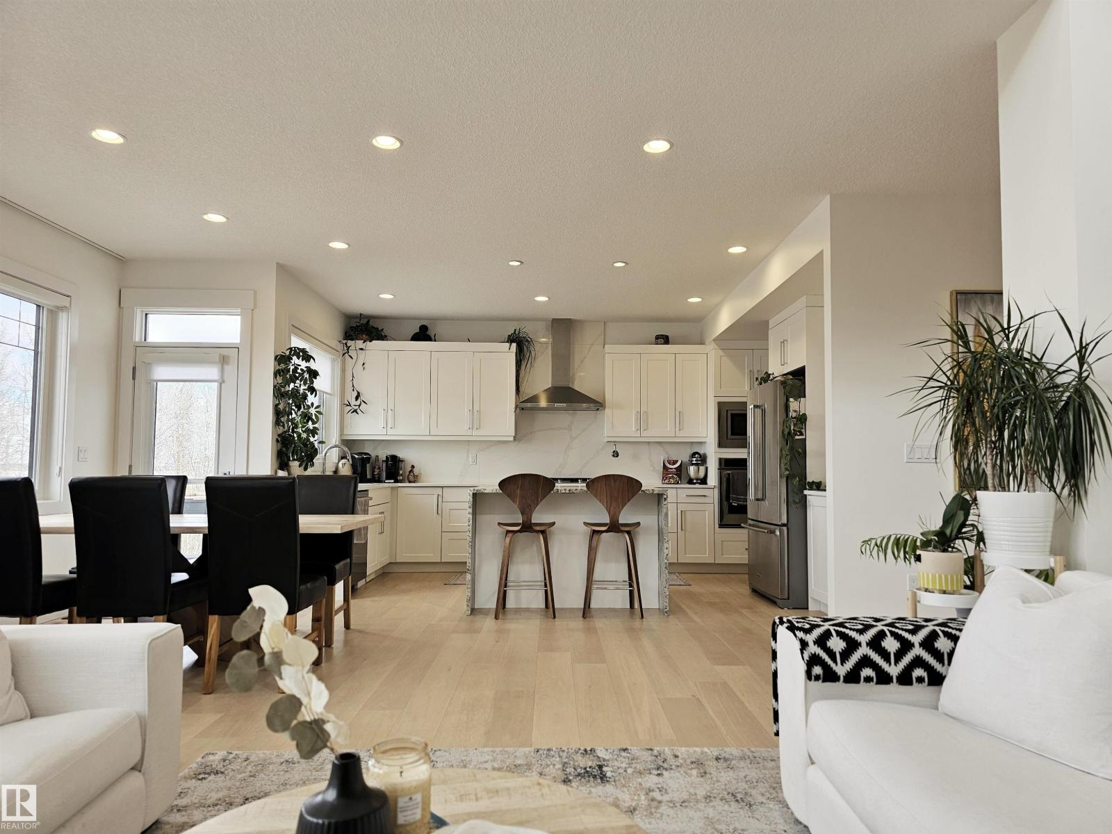 Photo 13 of 1265 Peregrine Terrace Nw, Edmonton AB