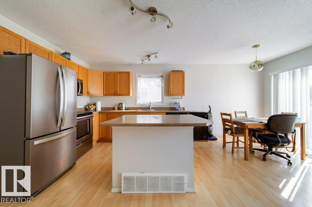Photo 13 of 1677 Melrose Place Sw Sw, Edmonton AB