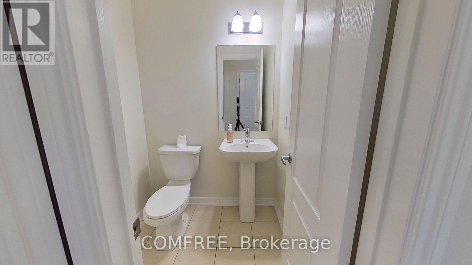 Photo 10 of 47 Nearco Crescent, Oshawa ON