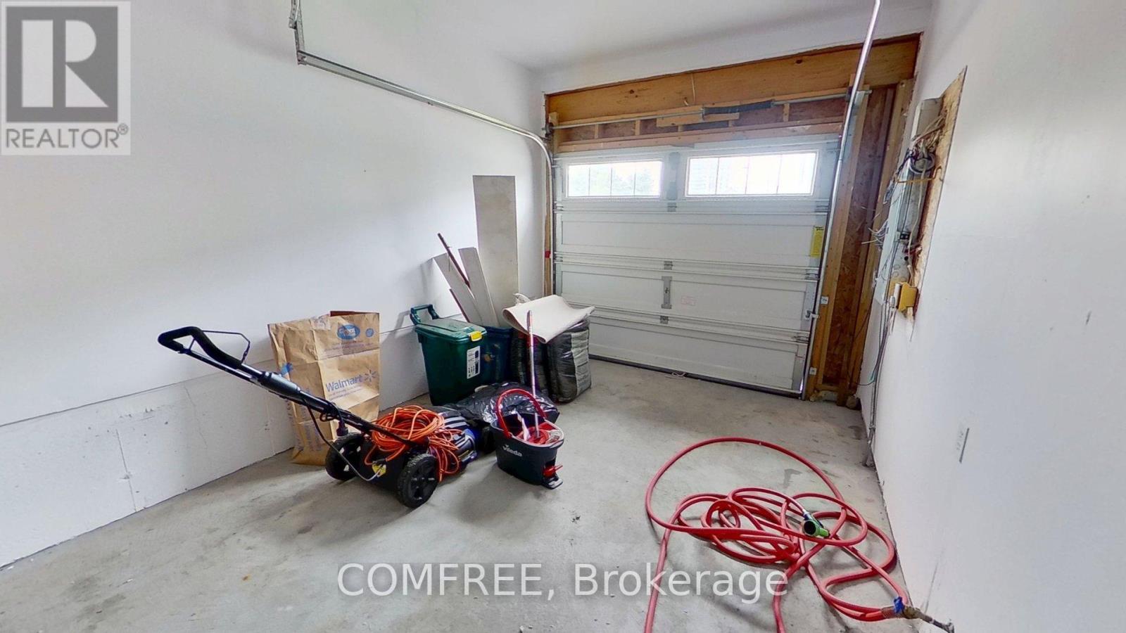Photo 11 of 47 Nearco Crescent, Oshawa ON