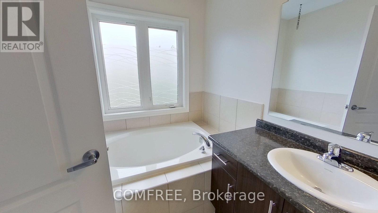 Photo 16 of 47 Nearco Crescent, Oshawa ON