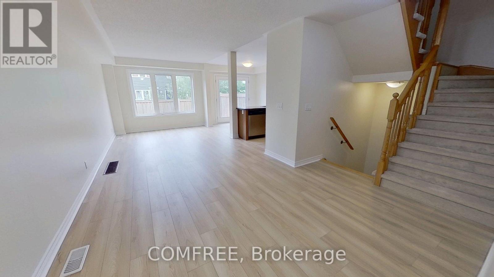 Photo 9 of 47 Nearco Crescent, Oshawa ON