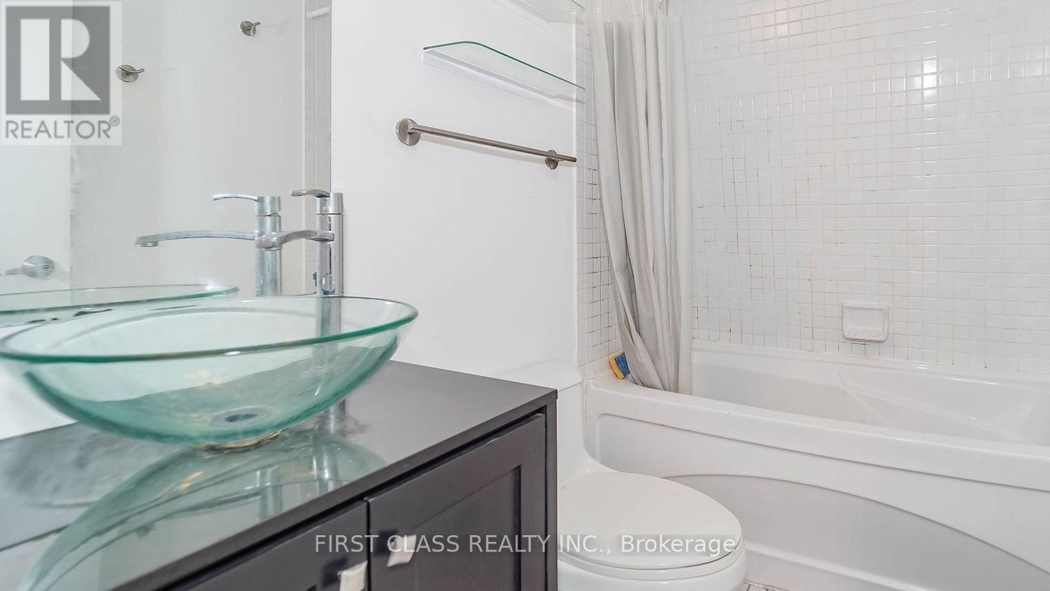 Photo 2 of 355 415 Jarvis Street, Toronto ON