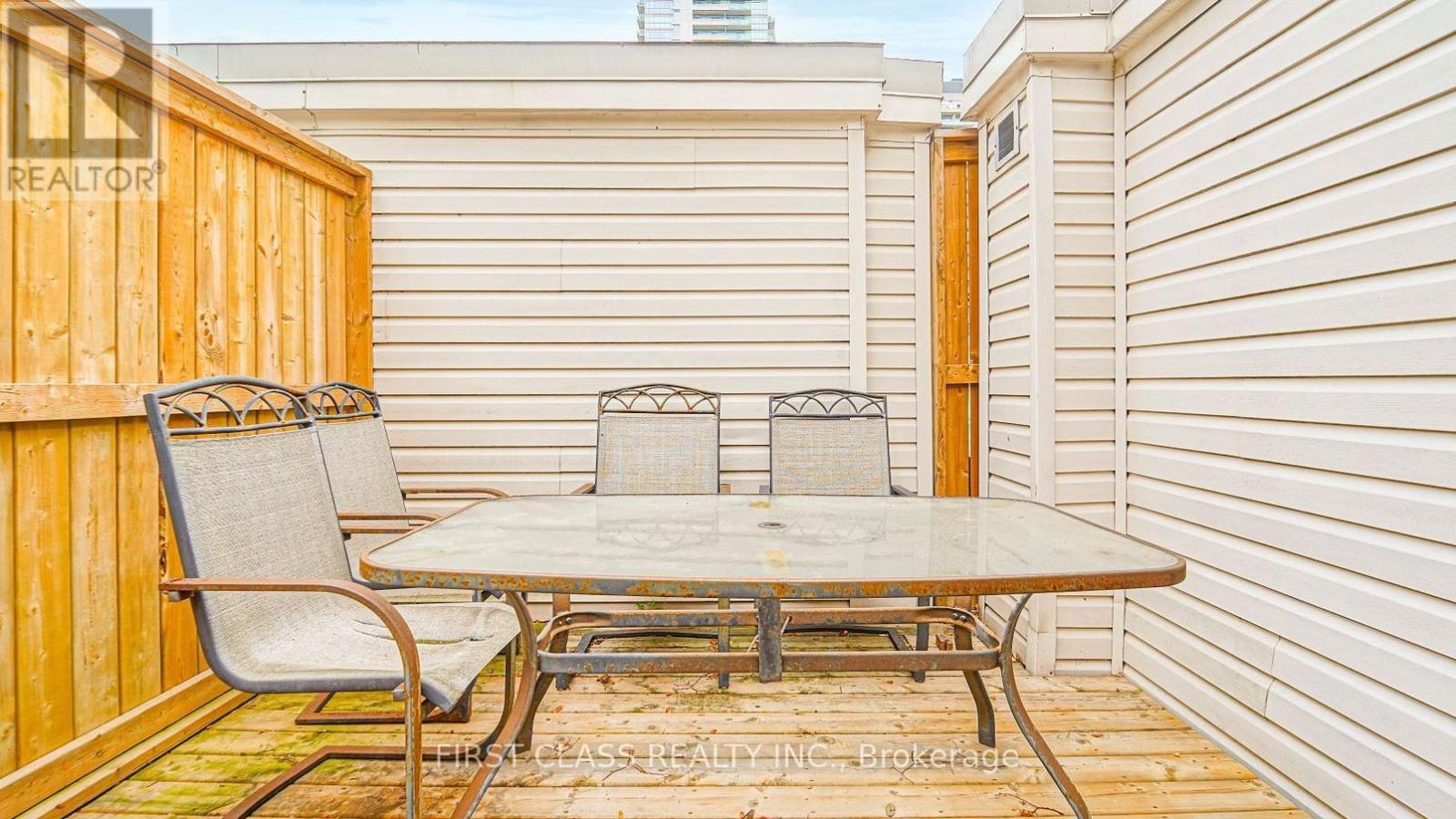 Photo 14 of 355 415 Jarvis Street, Toronto ON