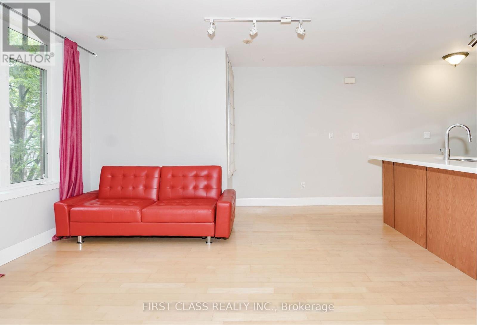 Photo 12 of 355 415 Jarvis Street, Toronto ON