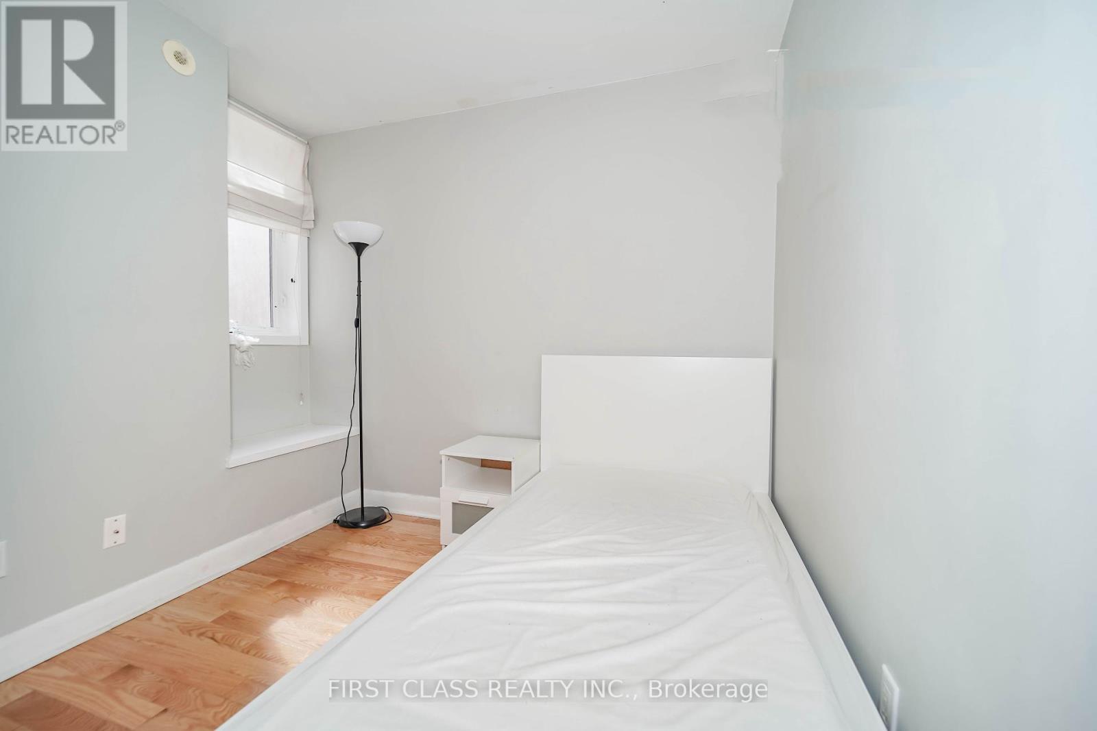Photo 5 of 355 415 Jarvis Street, Toronto ON