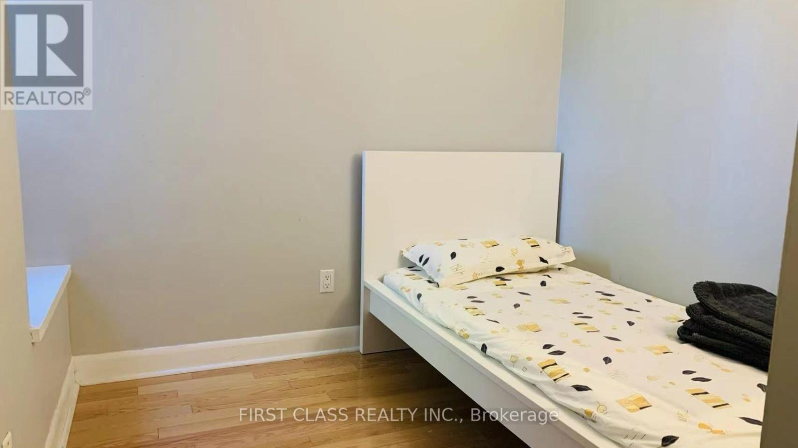Photo 9 of 355 415 Jarvis Street, Toronto ON