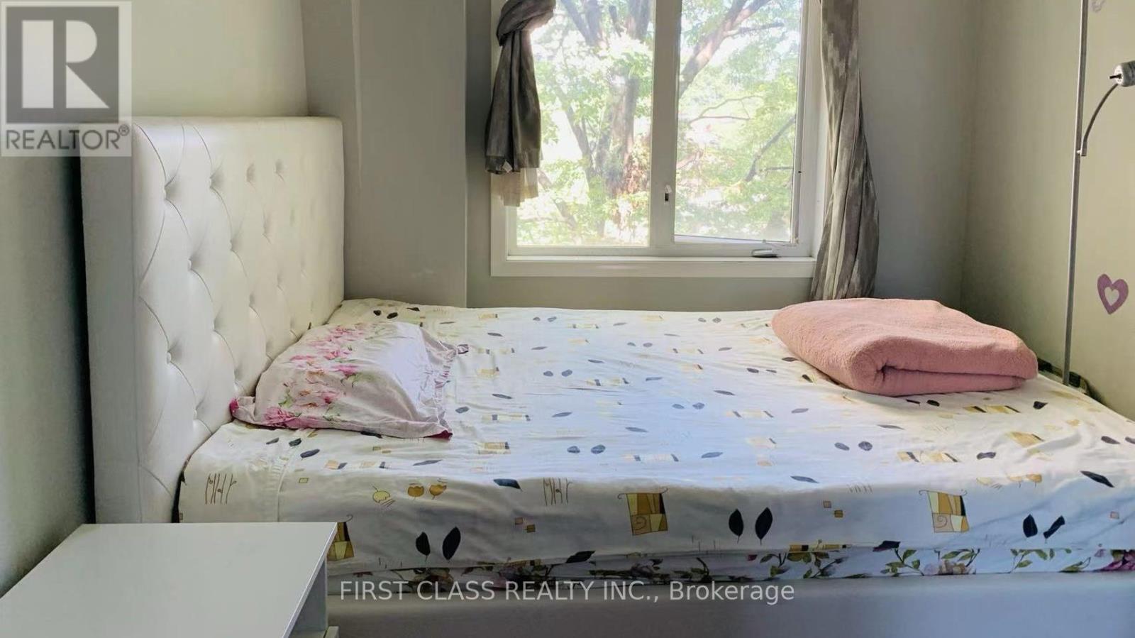 Photo 3 of 355 415 Jarvis Street, Toronto ON