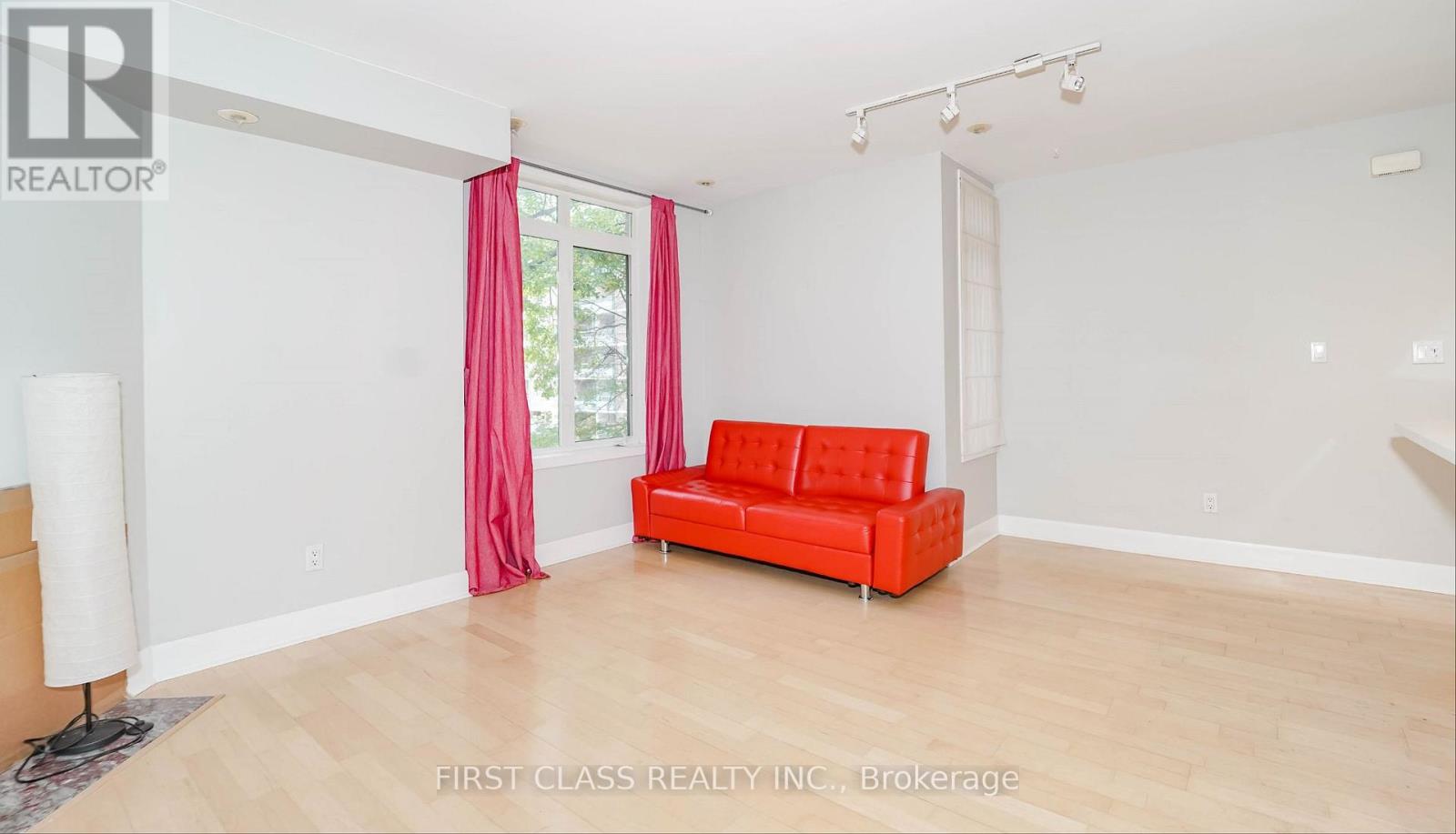 Photo 6 of 355 415 Jarvis Street, Toronto ON