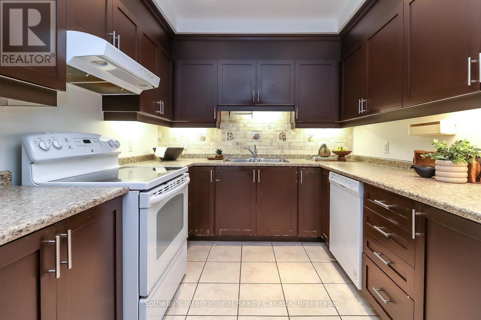 Photo 37 of 308 25 Beaver Street S, Blue Mountains ON