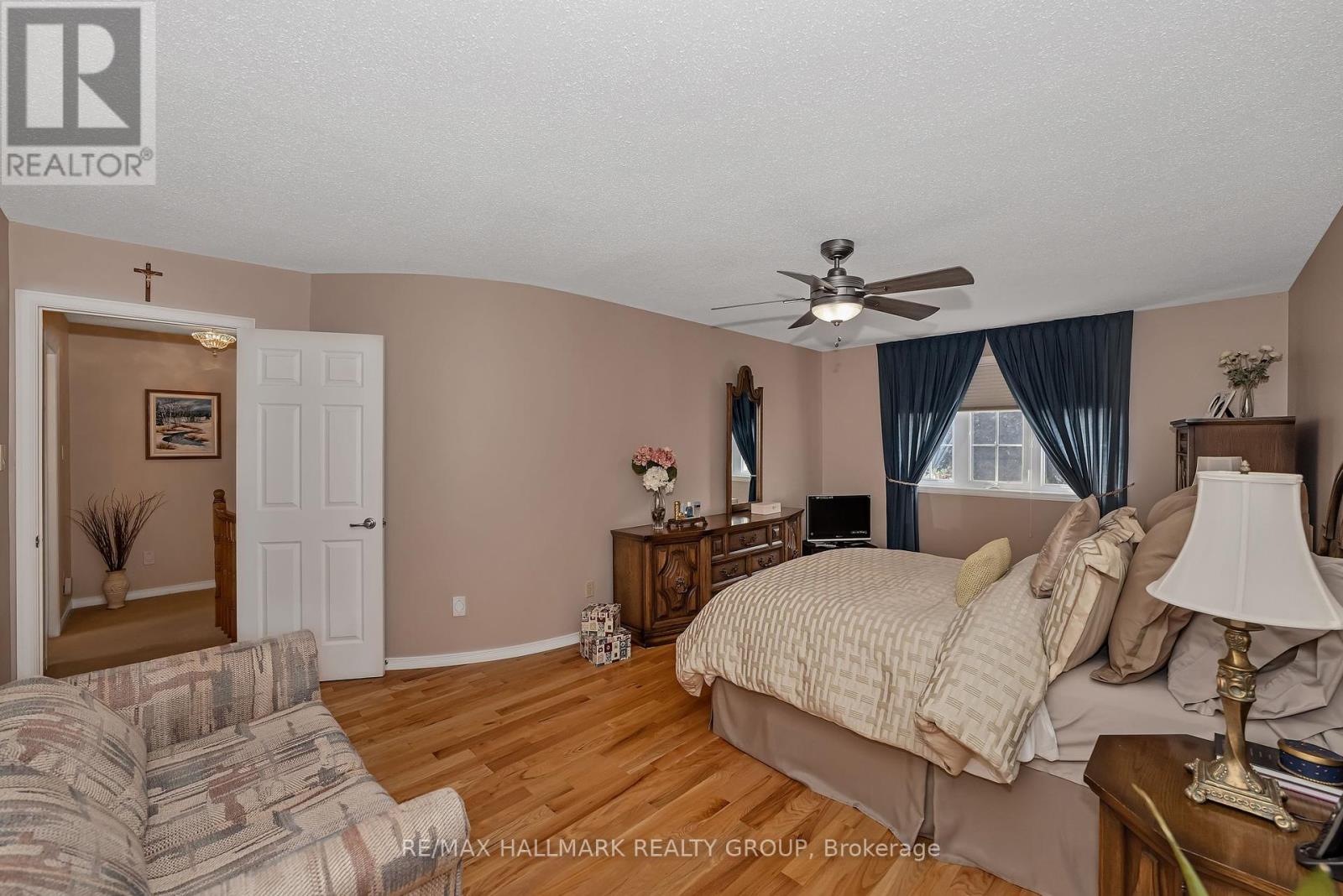 Photo 14 of 41 Claudet Crescent, Ottawa ON