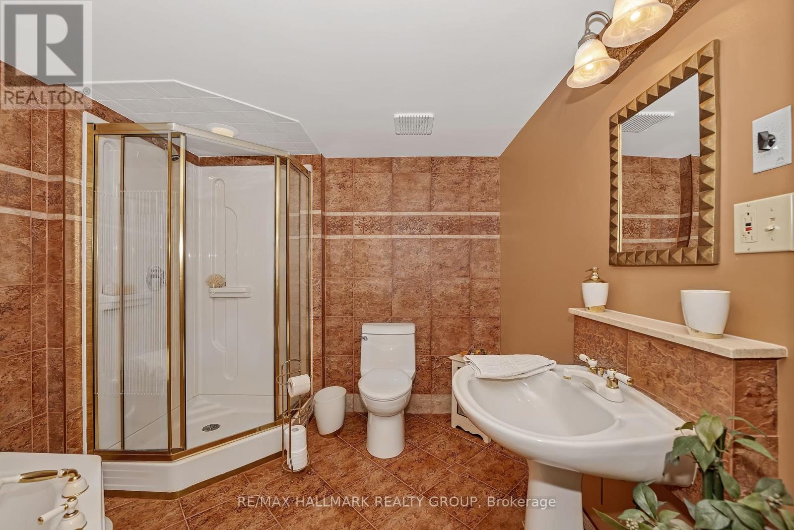 Photo 17 of 41 Claudet Crescent, Ottawa ON