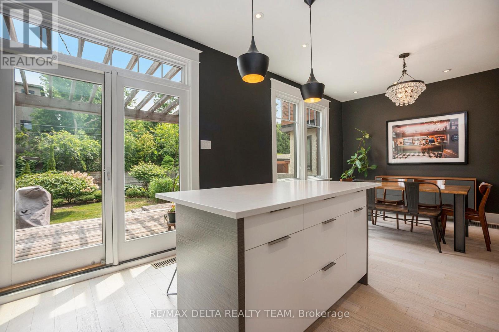 Photo 11 of 44 Renfrew Avenue, Ottawa ON