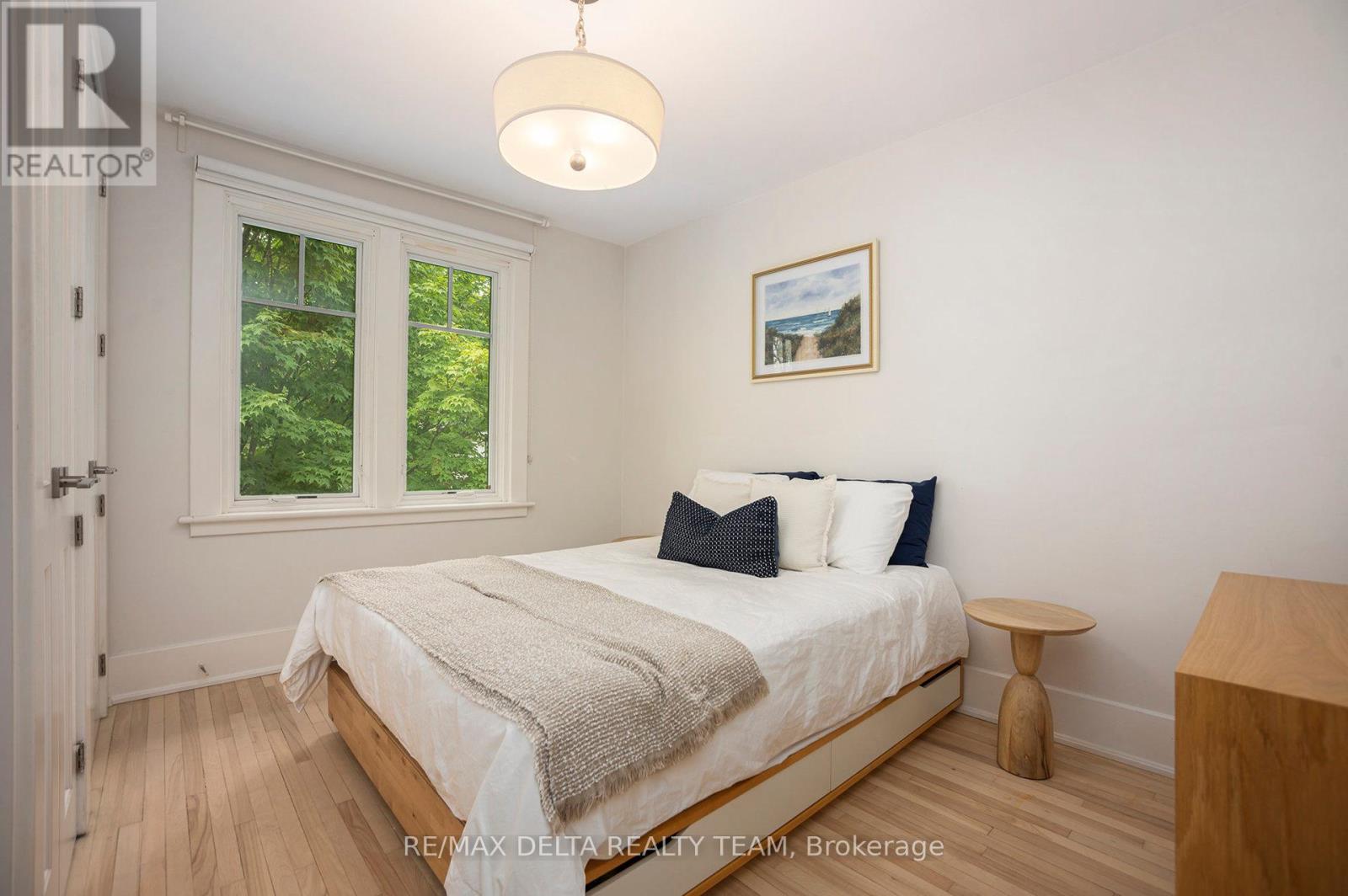 Photo 16 of 44 Renfrew Avenue, Ottawa ON