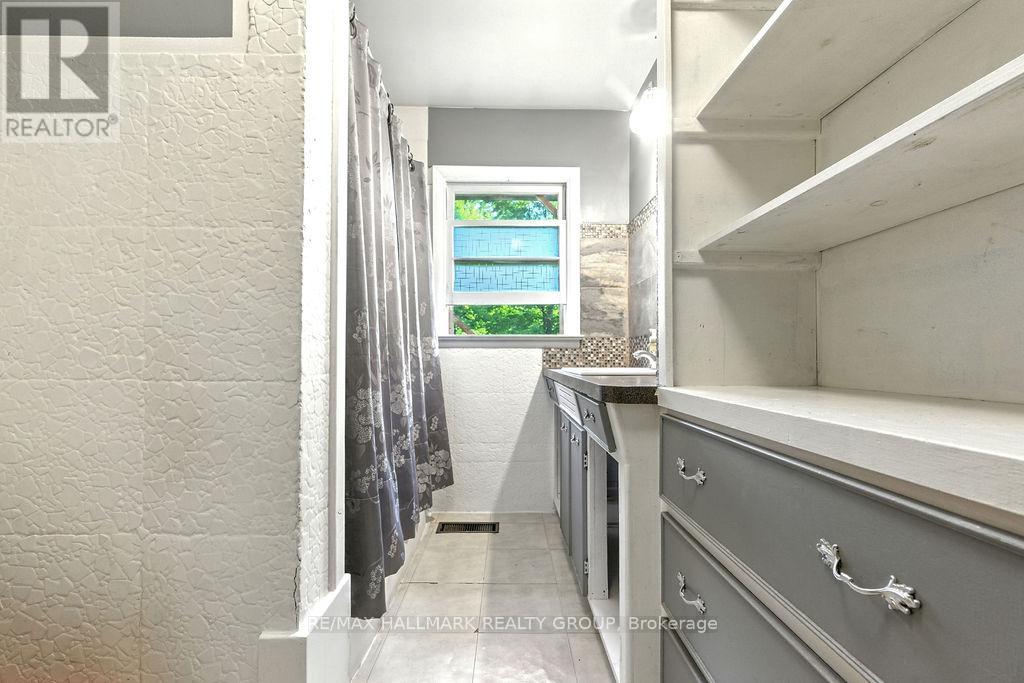 Photo 18 of 768 Russett Drive, Mcnab Braeside ON