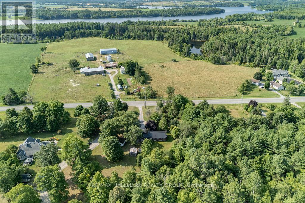 Photo 30 of 768 Russett Drive, Mcnab Braeside ON