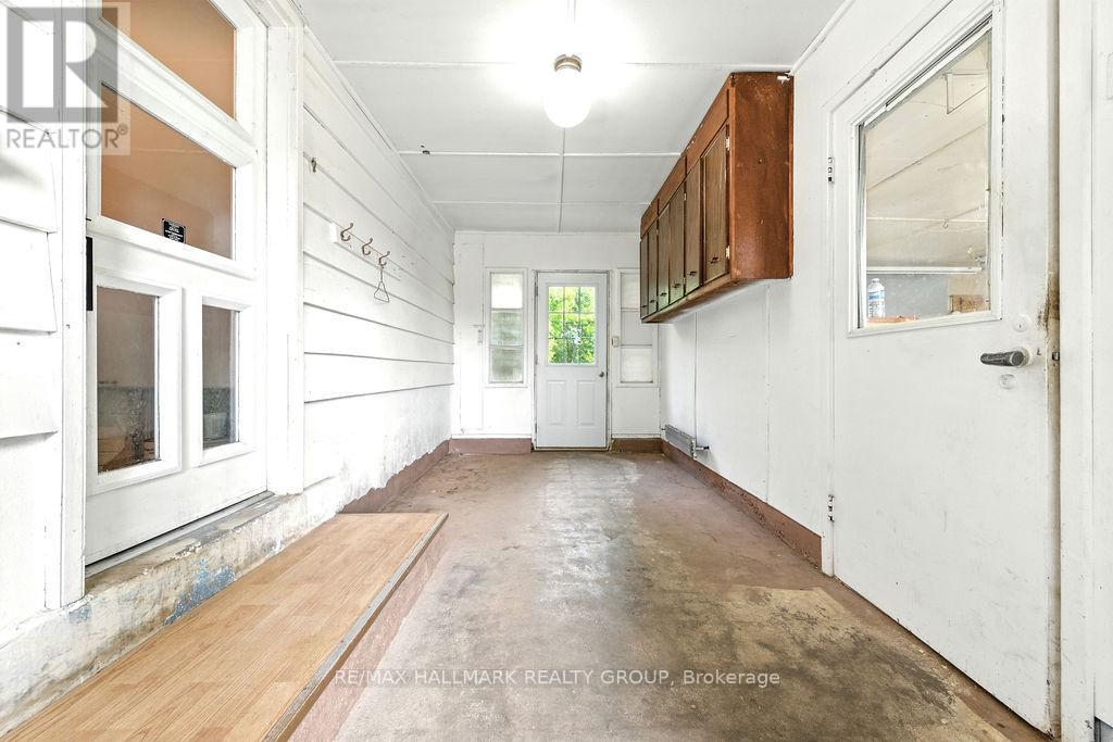 Photo 4 of 768 Russett Drive, Mcnab Braeside ON