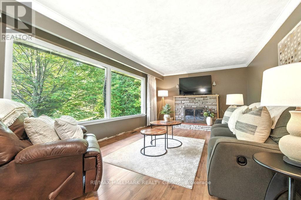 Photo 9 of 768 Russett Drive, Mcnab Braeside ON