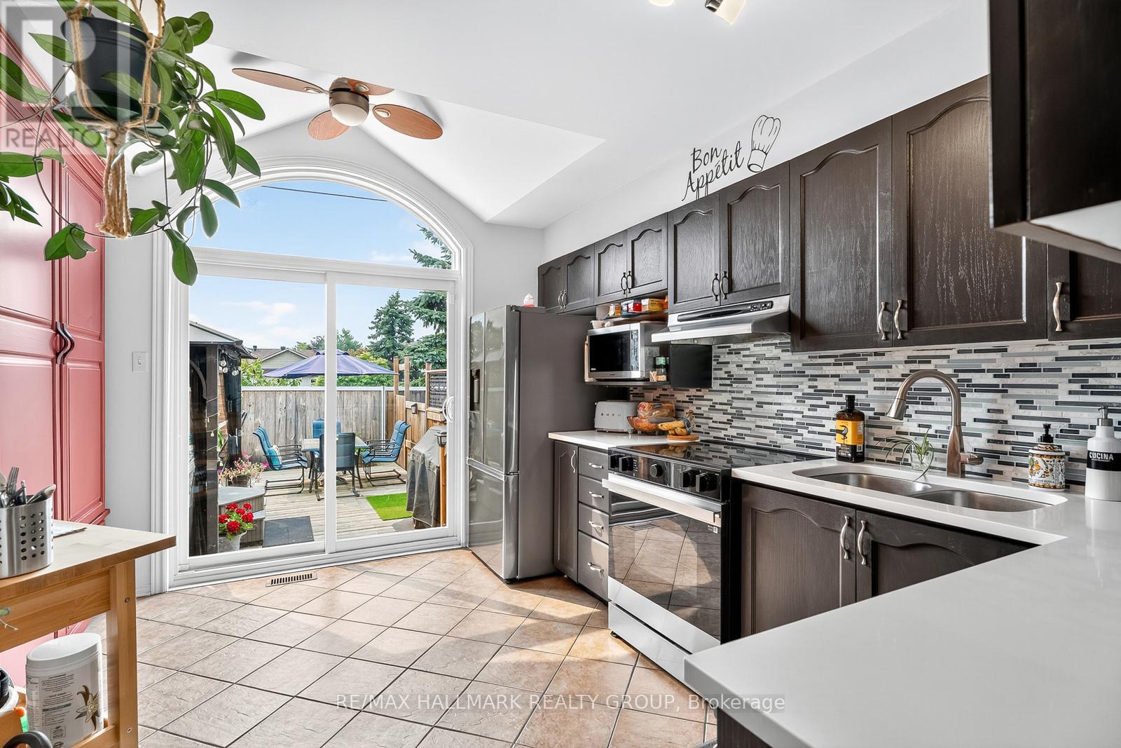 Photo 11 of 6212 Arbourwood Drive, Ottawa ON