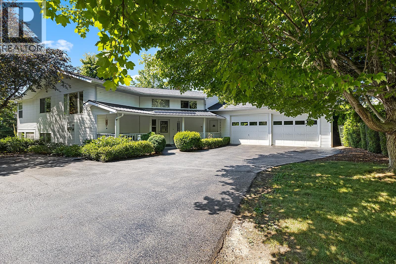 Photo 6 of 1243 8 Avenue N, Creston BC
