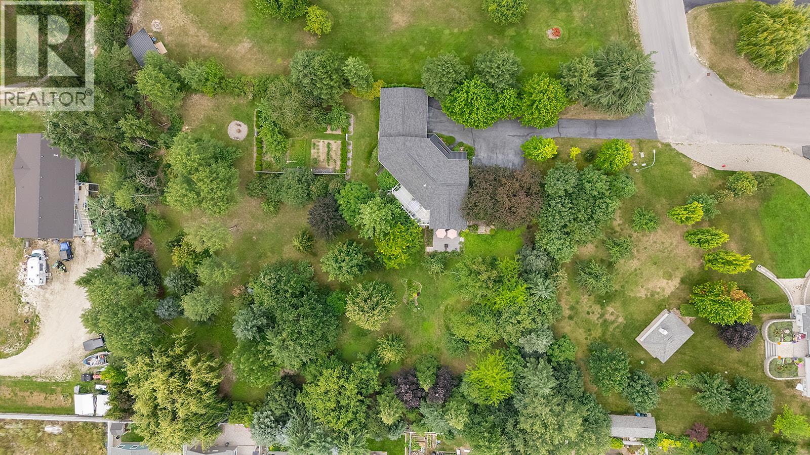 Photo 8 of 1243 8 Avenue N, Creston BC
