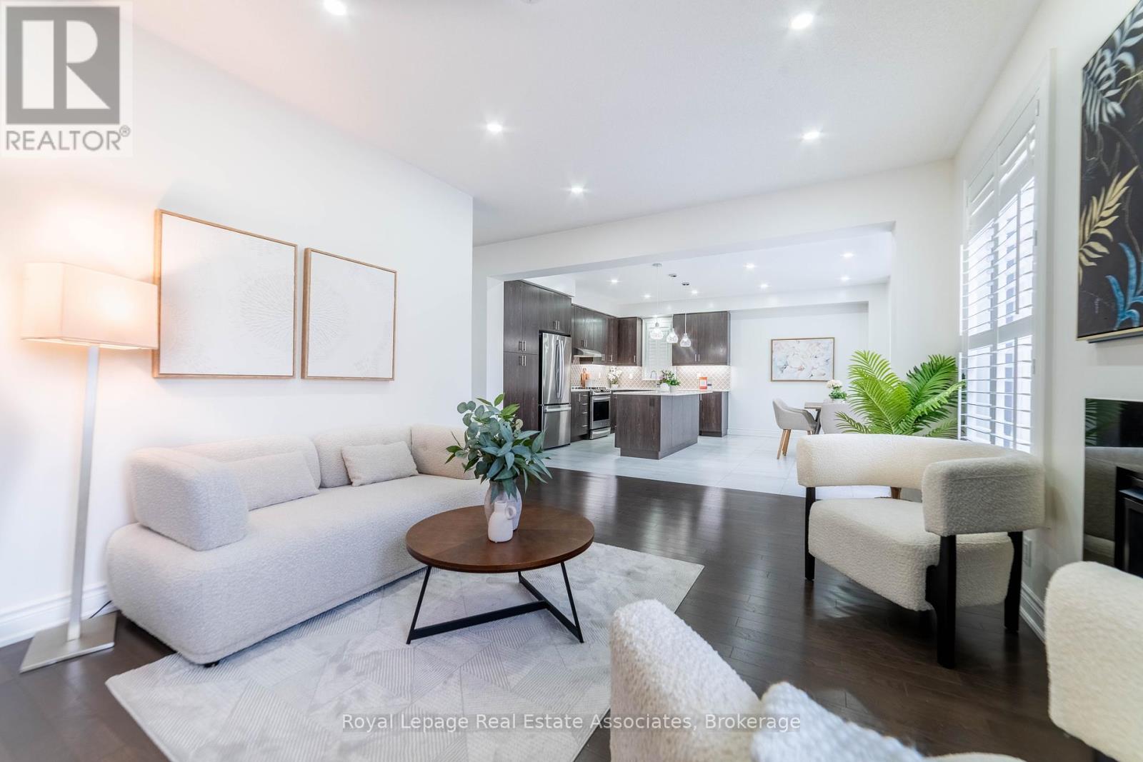 Photo 11 of 1267 Raspberry Terrace, Milton ON